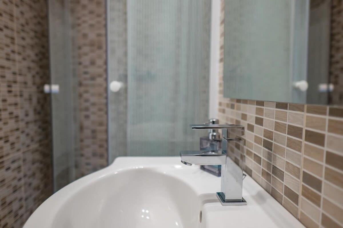 Chic Central Flat With River View 布达佩斯 外观 照片