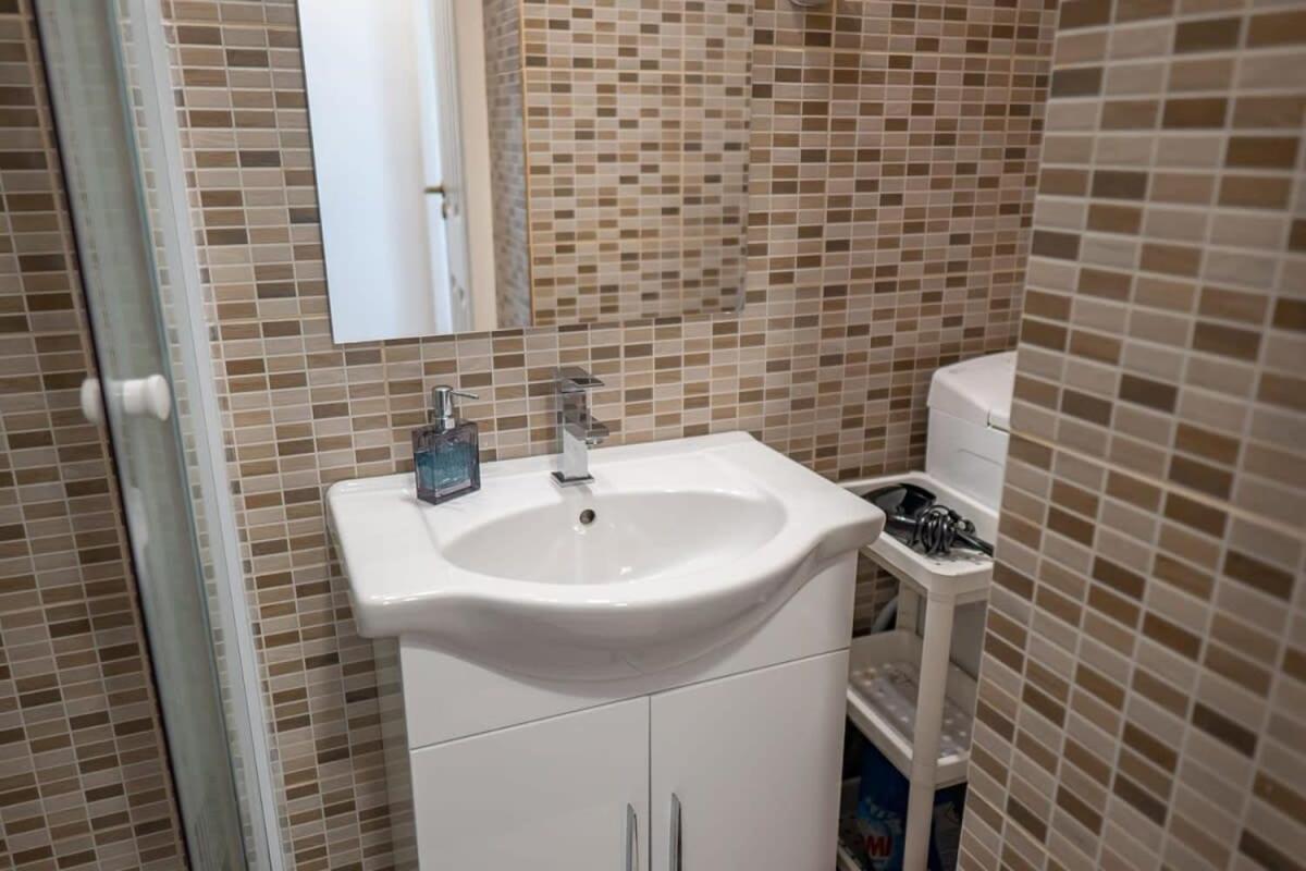 Chic Central Flat With River View 布达佩斯 外观 照片