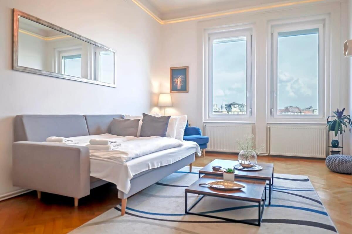 Chic Central Flat With River View 布达佩斯 外观 照片